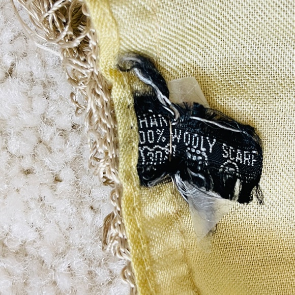 Paisley Print Silky Soft Scarf 100% Pure Wooly Euro Print Silky Fringe 28" x 28" - Picture 4 of 4